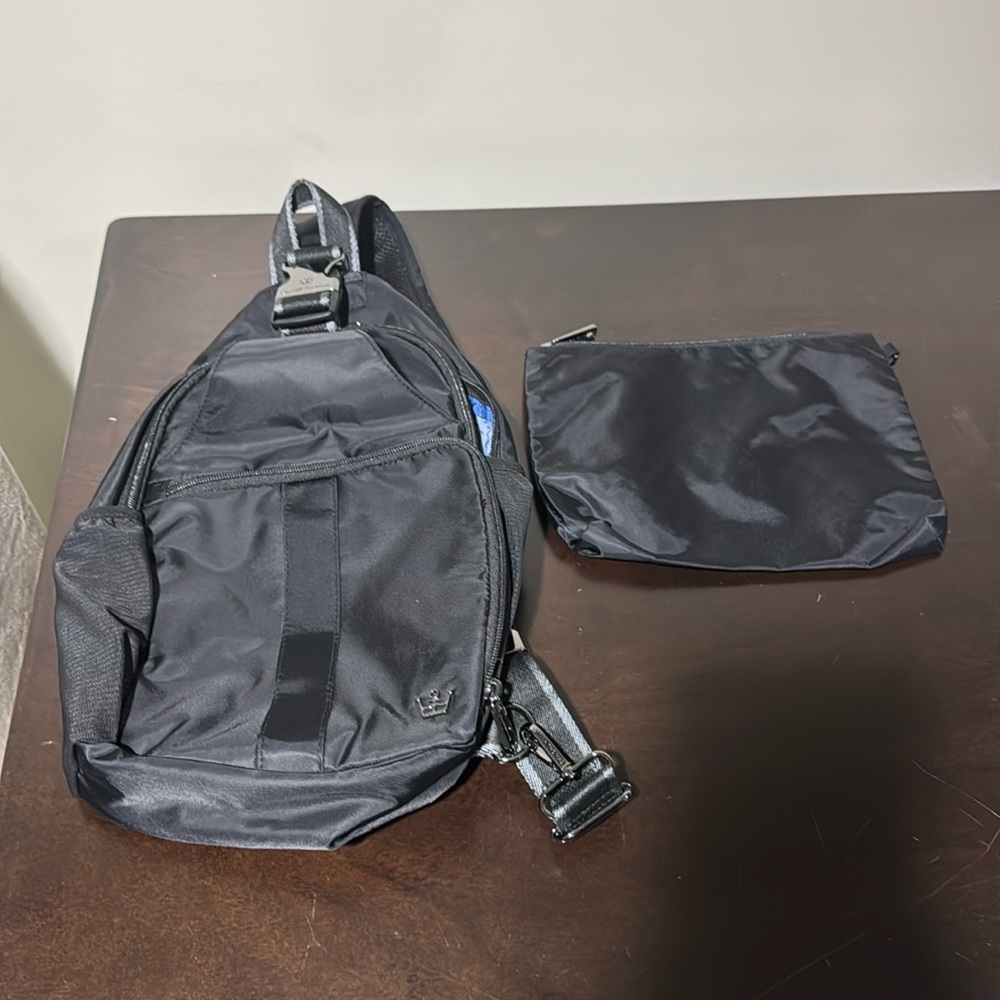 Oliver Thomas sling bag